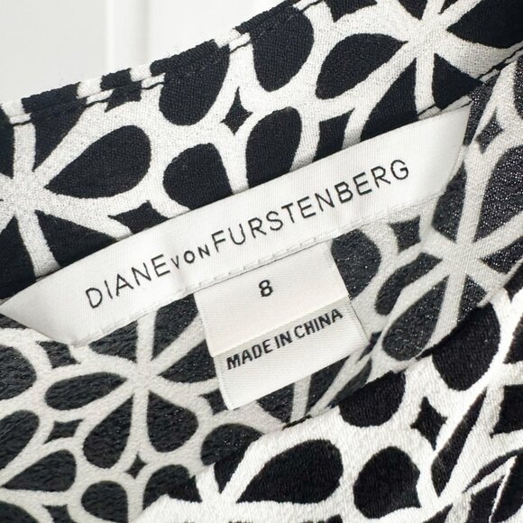 DVF "Soleil" Printed Crepe Romper, size 8 - Picture 7 of 12